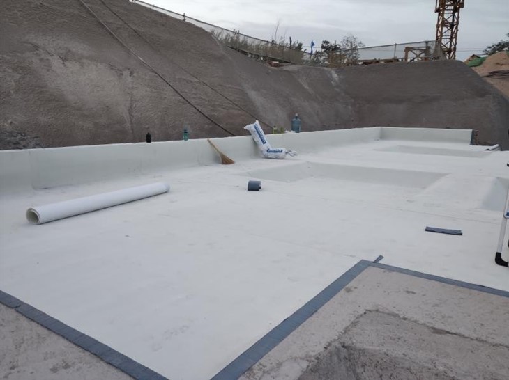 เมมเบรนกันน้ำแบบมีกาวในตัว HDPE แบบติดล่วงหน้า